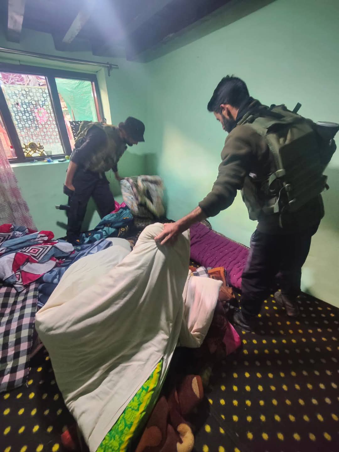 'Police Raids Homes of OGWs, Militant Sympathizers in South Kashmir After Pahalgam Attack'
